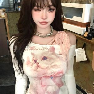 Dreamy Feline Graphic Top - Trendy Y2K Outfits for Women & Girls